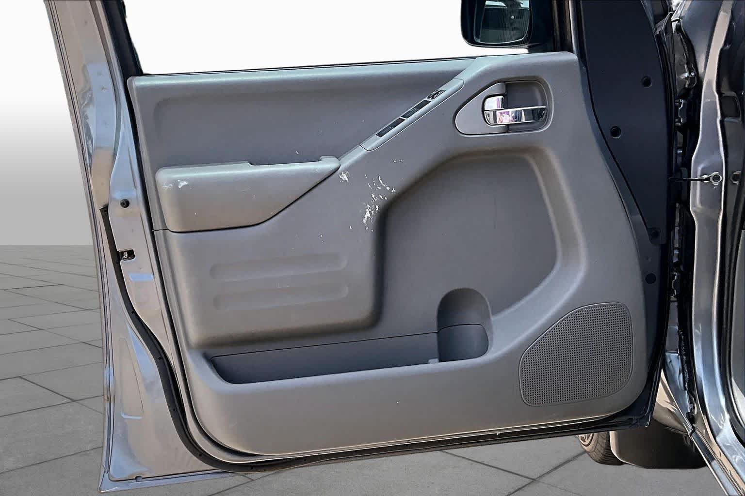 Used 2018 Gun Metallic Nissan SV V6 image 25