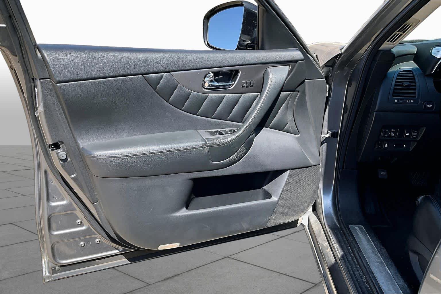 Used 2014 Graphite Shadow INFINITI  image 24