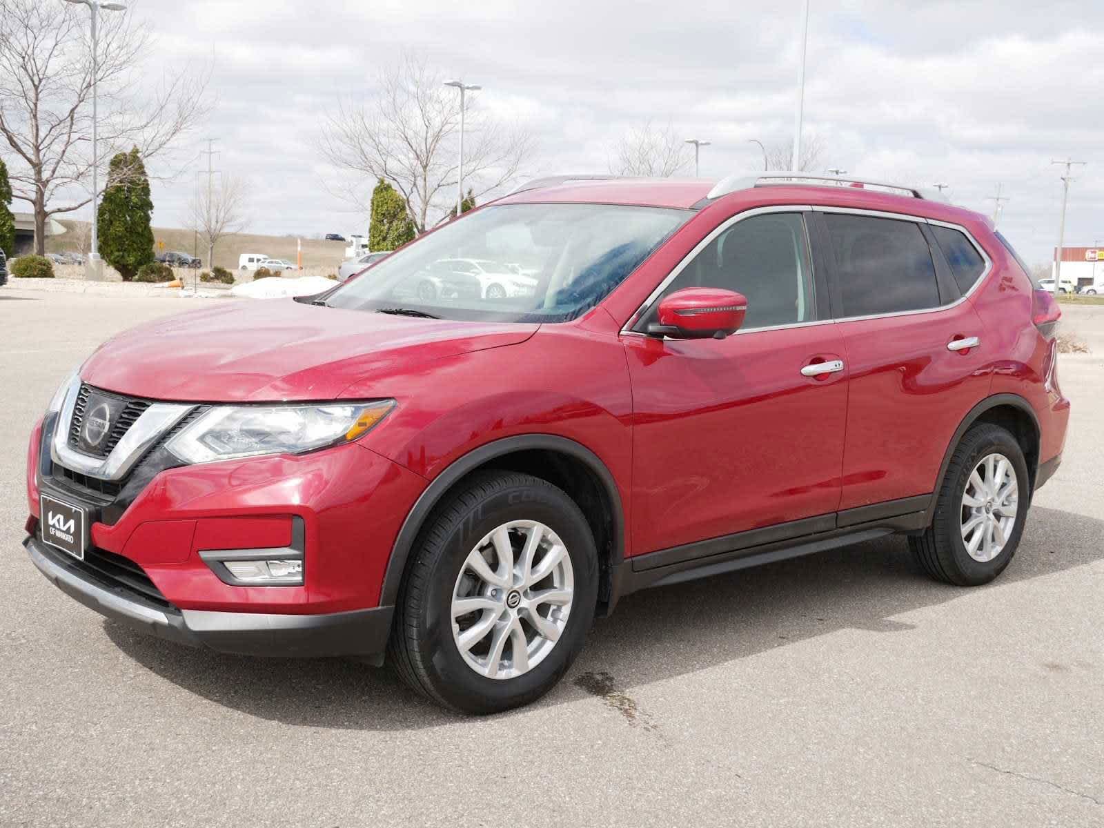 Used 2017 Nissan Rogue SV with VIN 5N1AT2MV0HC856952 for sale in Mankato, Minnesota