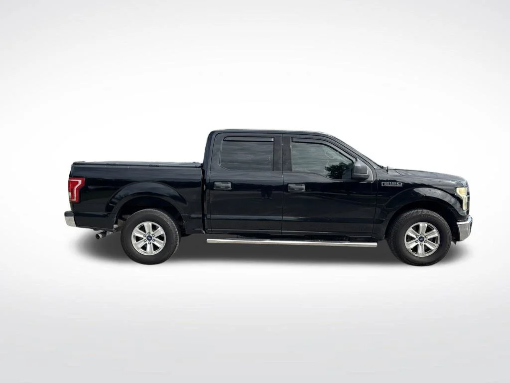 Used 2016 Shadow Black Ford XLT image 4