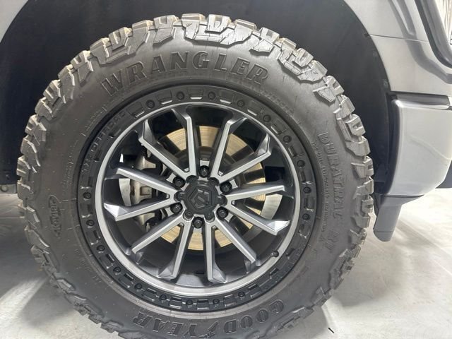 Used 2023 Gray Ford Lariat image 4