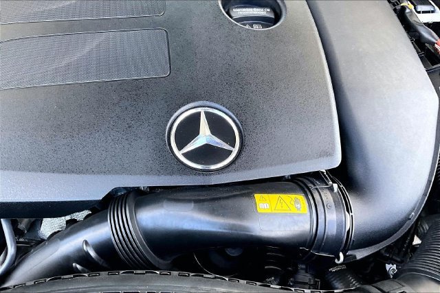 Certified Used 2022  Mercedes-Benz GLC 300 image 28