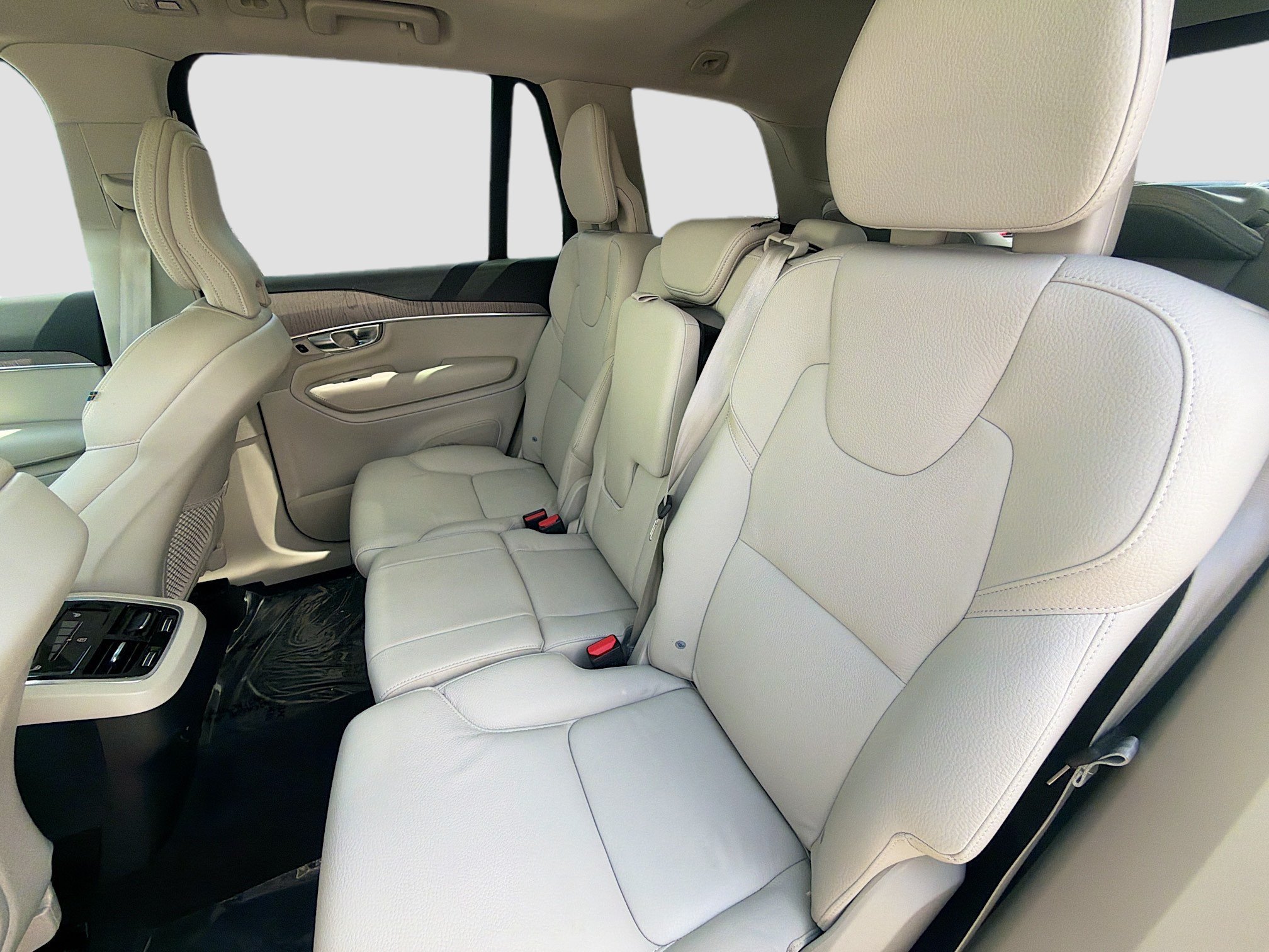 Used 2025 Denim Blue Metallic Volvo Plus image 21