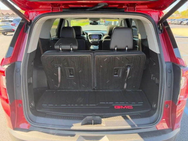 Used 2023 VOLCANIC RED TINTCOAT GMC SLT image 20