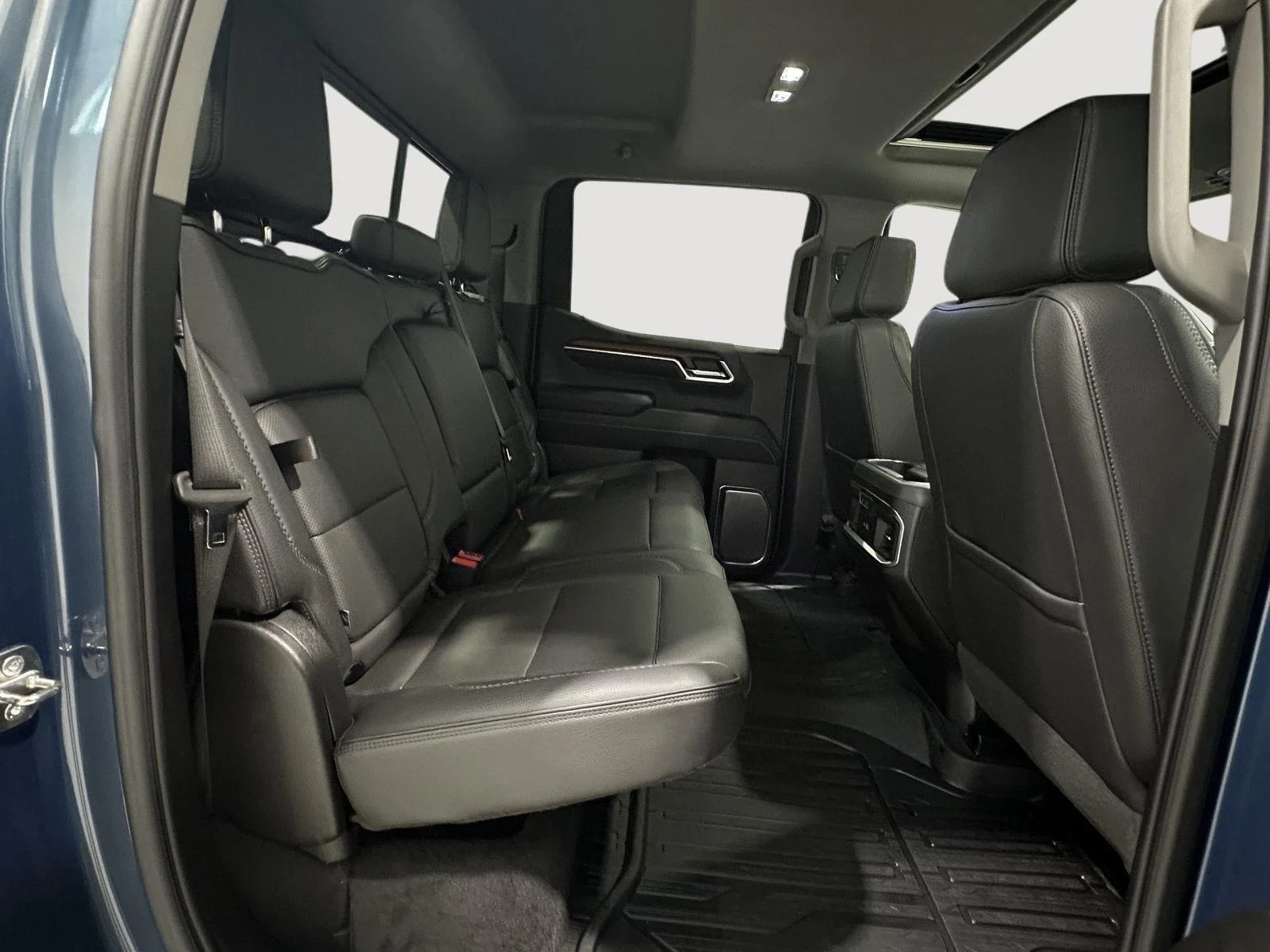 Used 2024 Downpour Metallic GMC Denali image 25