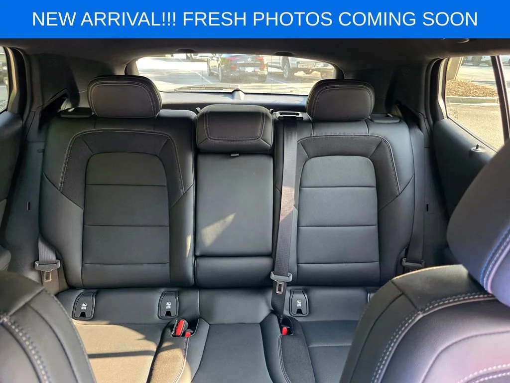 Used 2025 Summit White Chevrolet LT image 14