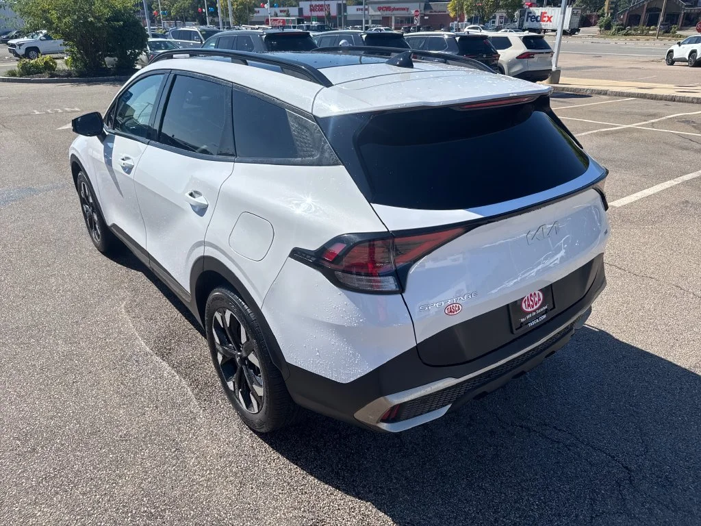 Used 2023 White Kia X-Line image 5