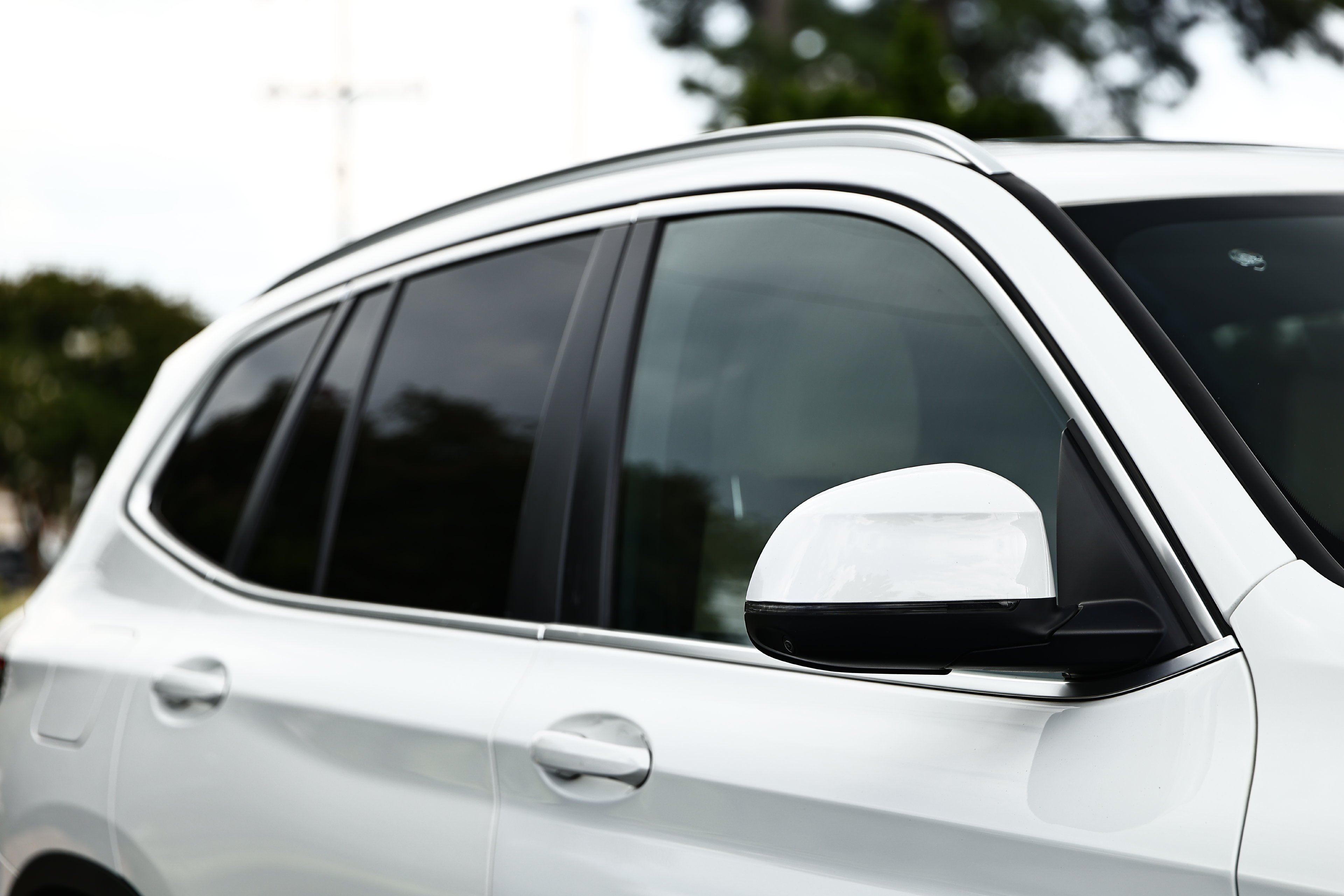 Used 2024 Alpine White BMW xDrive30i image 3