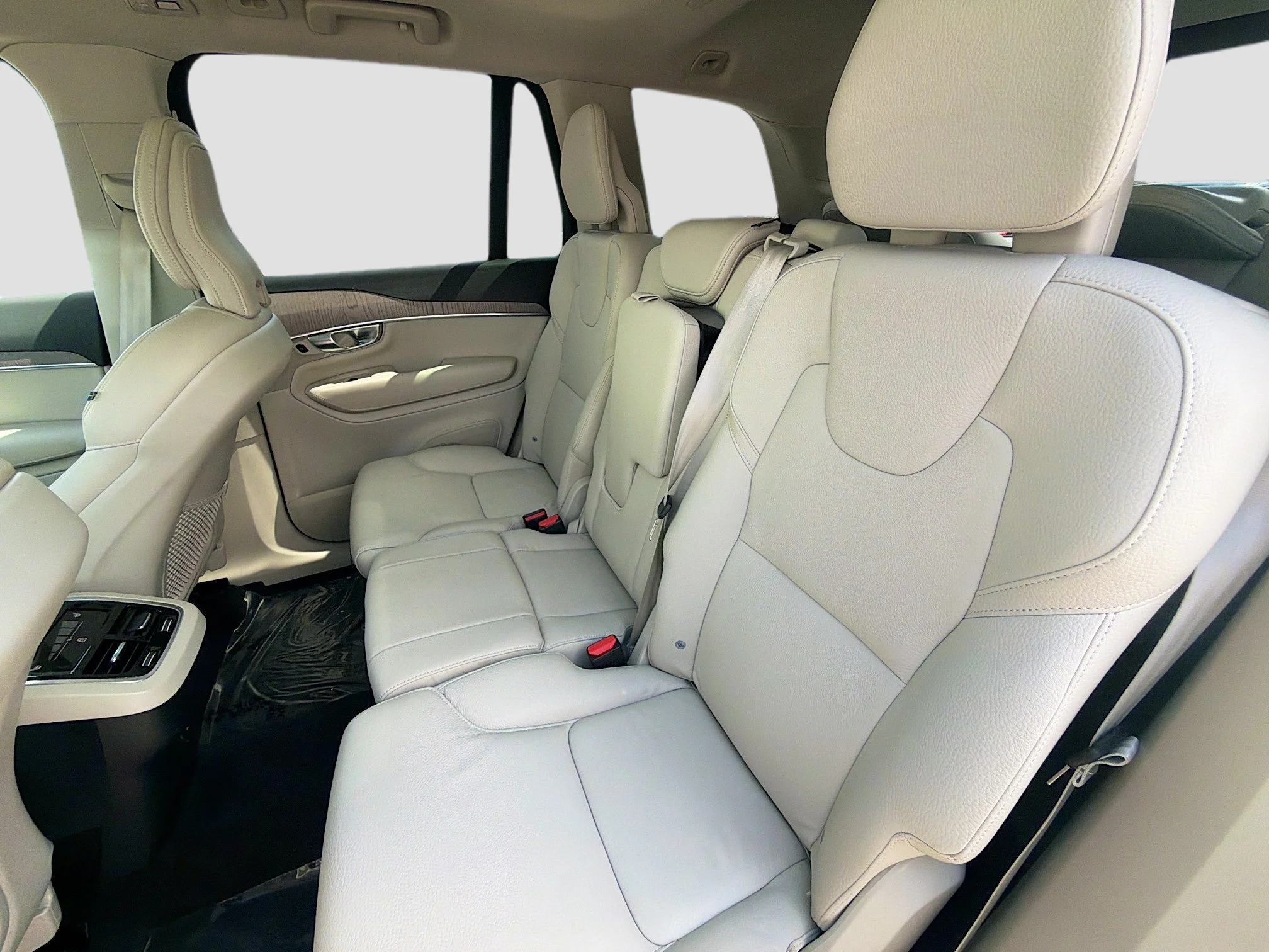 Used 2025 Denim Blue Metallic Volvo Plus image 21