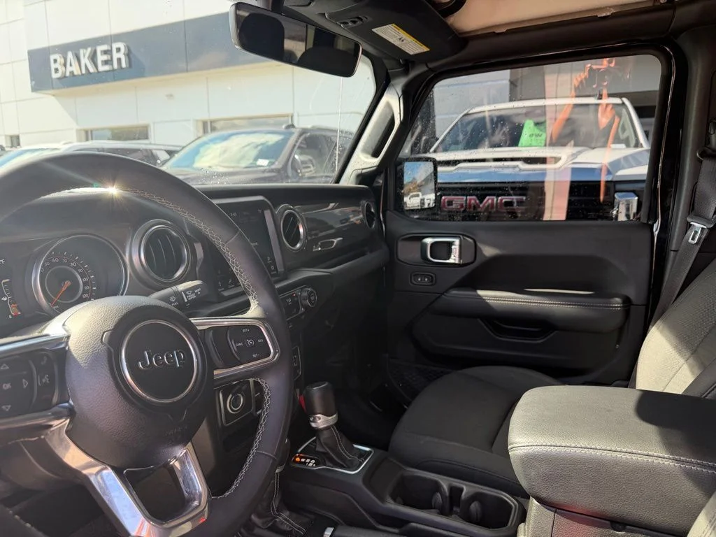 Used 2023 Black Clearcoat Jeep Overland image 9