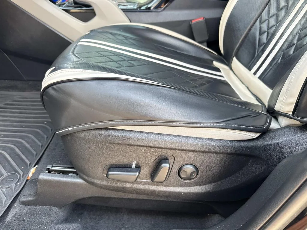 Used 2024 Black Kia S image 27