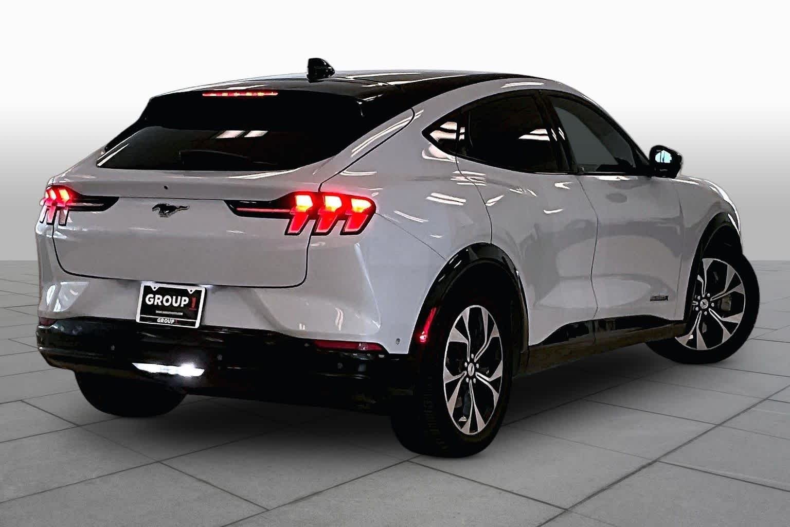 Used 2023 Space White Metallic Ford Premium image 11