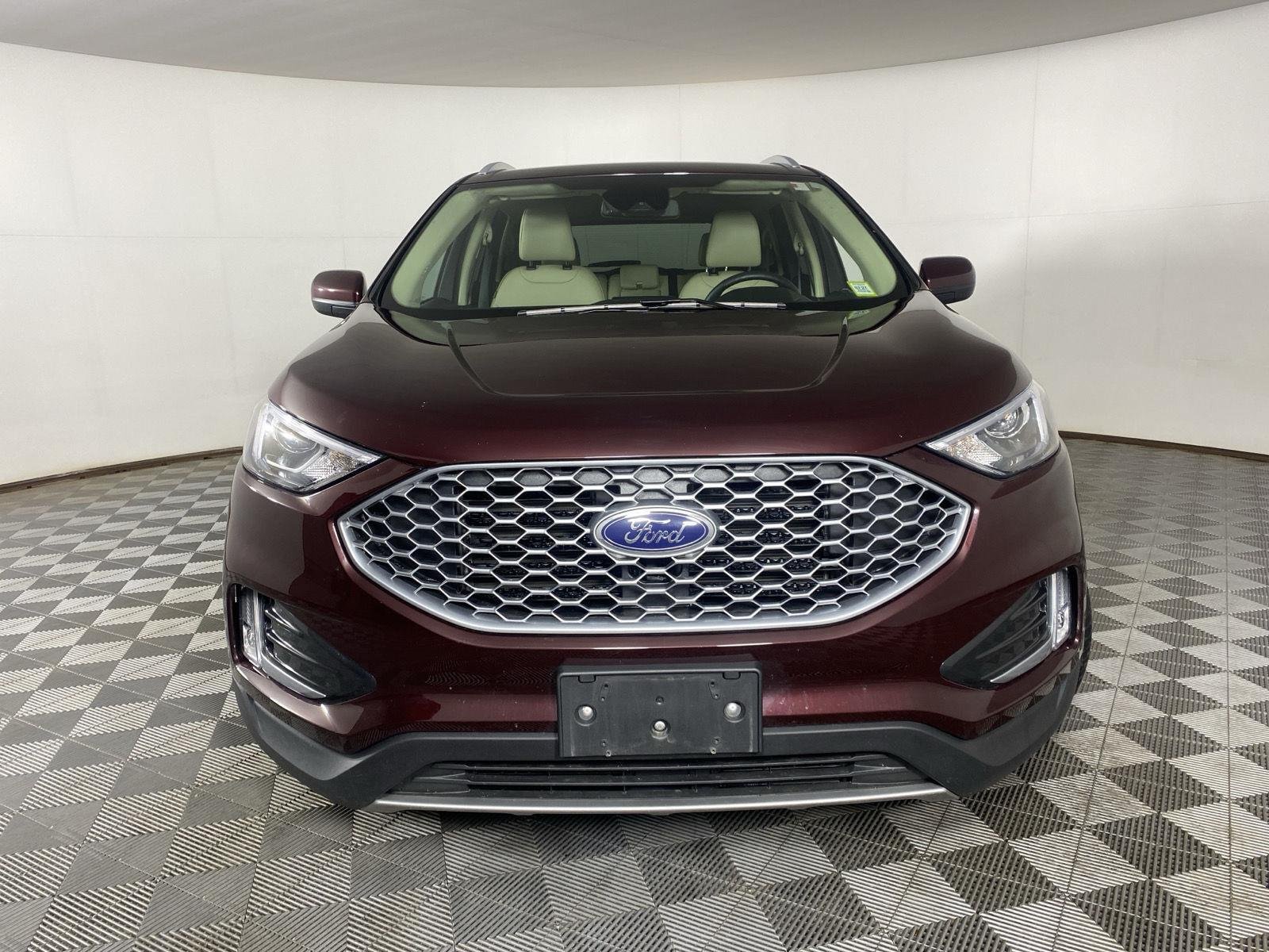 Used 2023 Burgundy Velvet Metallic Tinted Clearcoat Ford SEL image 2