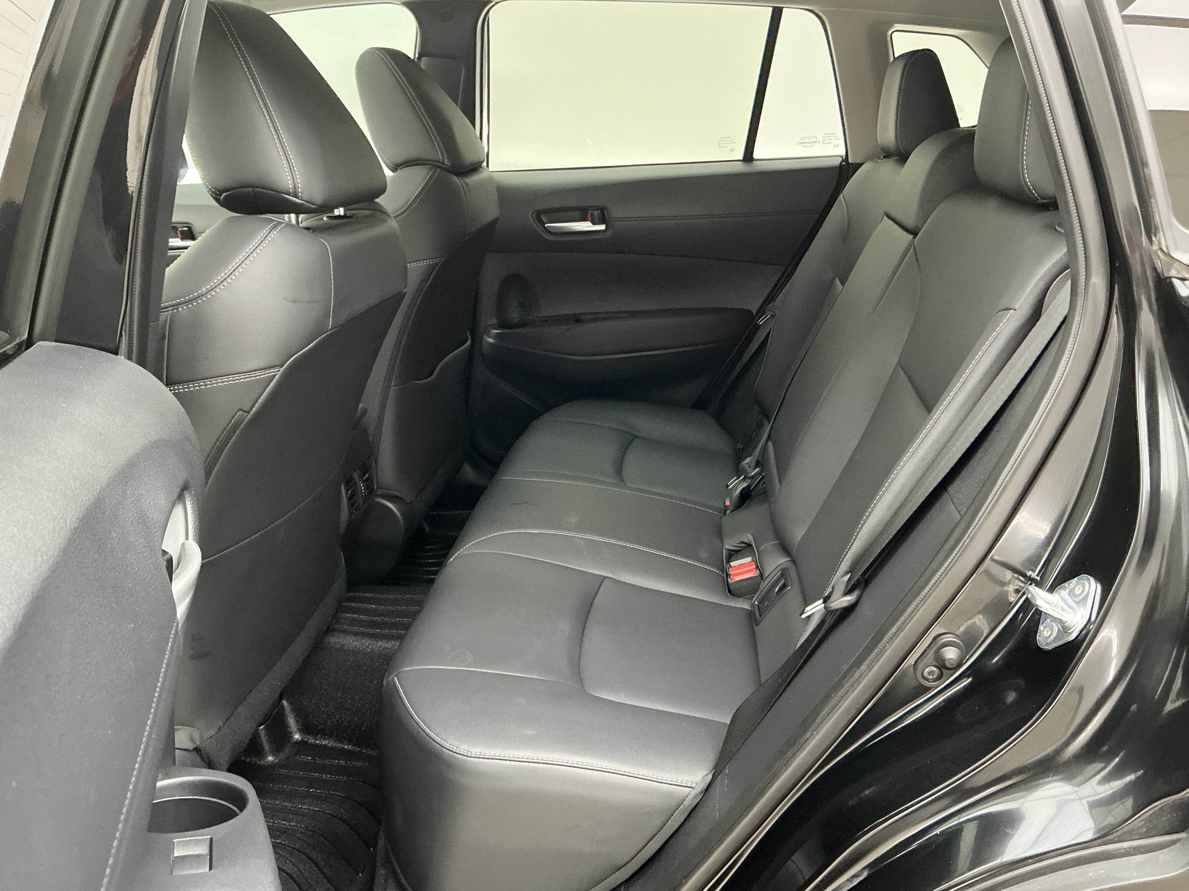 2025 Toyota Corolla Cross XLE - Photo 19