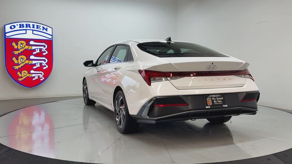2025 Hyundai Elantra SEL - Photo 6