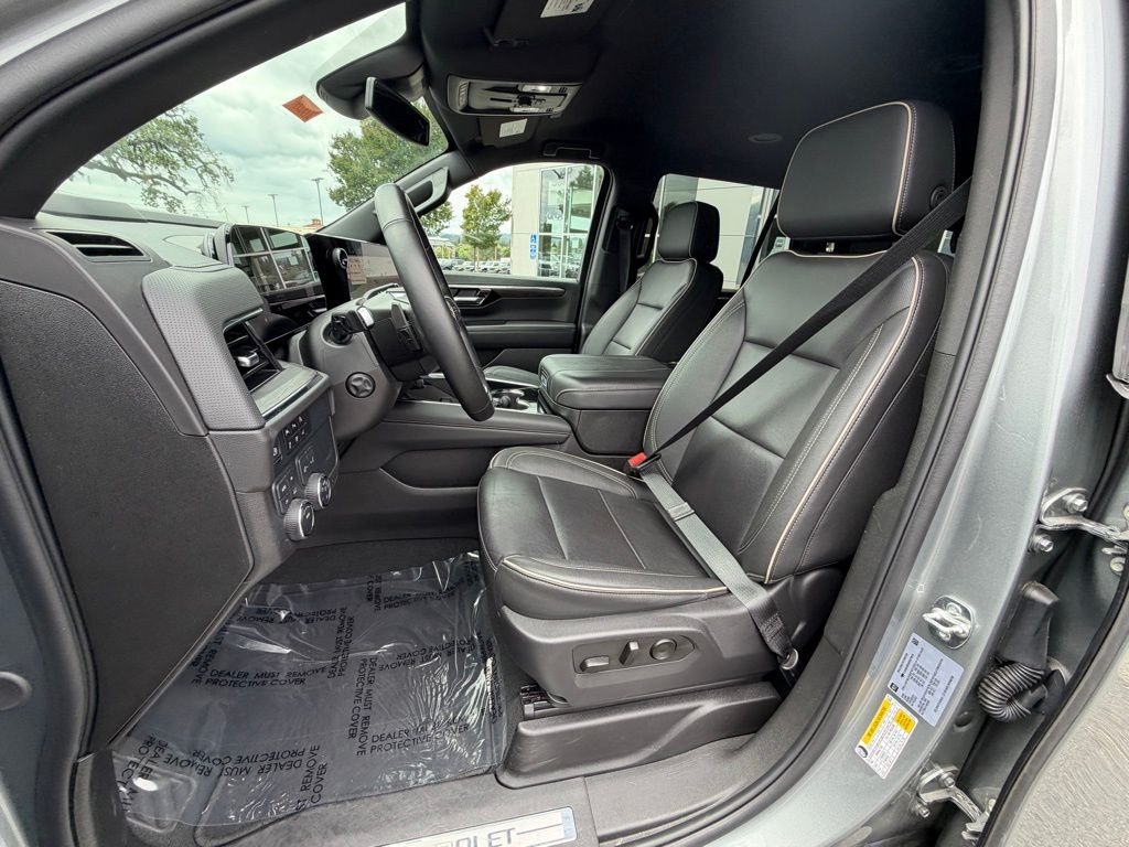 Used 2025 Gray Chevrolet Premier image 10
