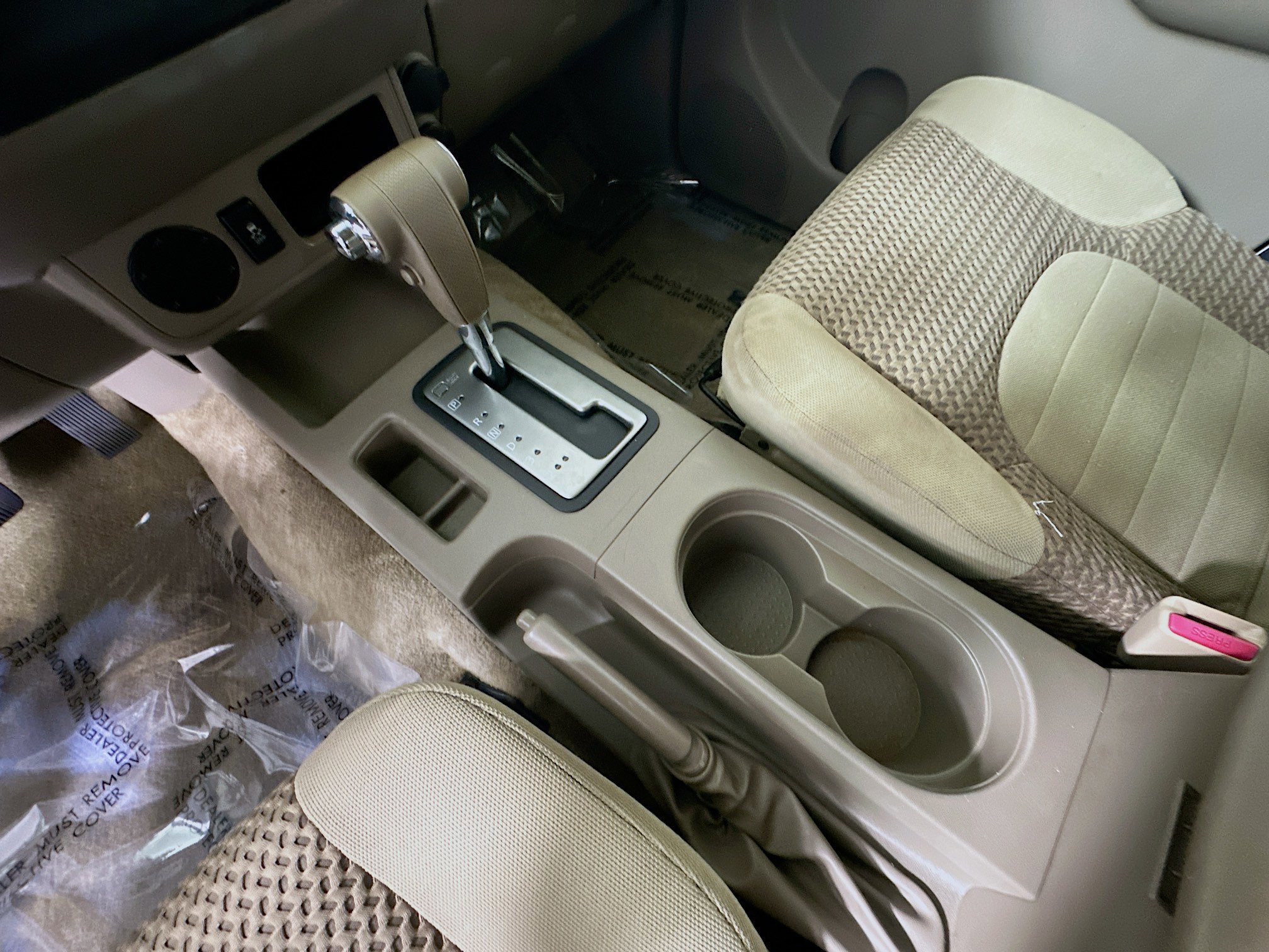 Used 2014 Glacier White Nissan SV image 21
