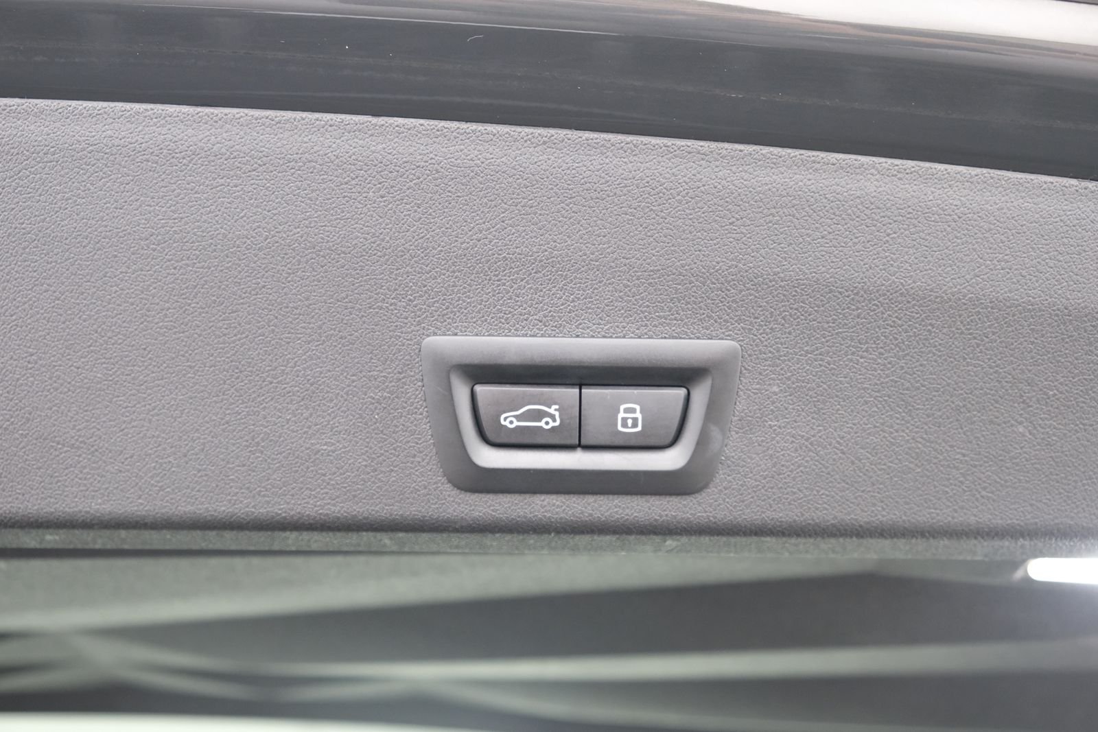 Used 2023 Dravit Gray Metallic BMW Base image 40