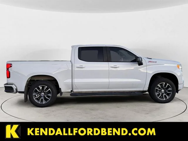 Used 2022 White Chevrolet RST image 6