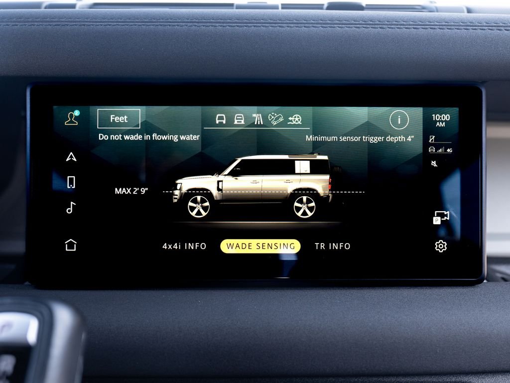 Used 2022 Gray Land Rover X-Dynamic SE image 27