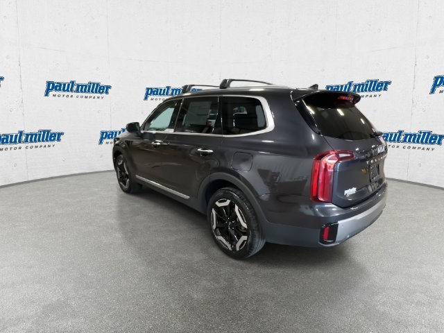 Used 2025 Gray Kia S image 8