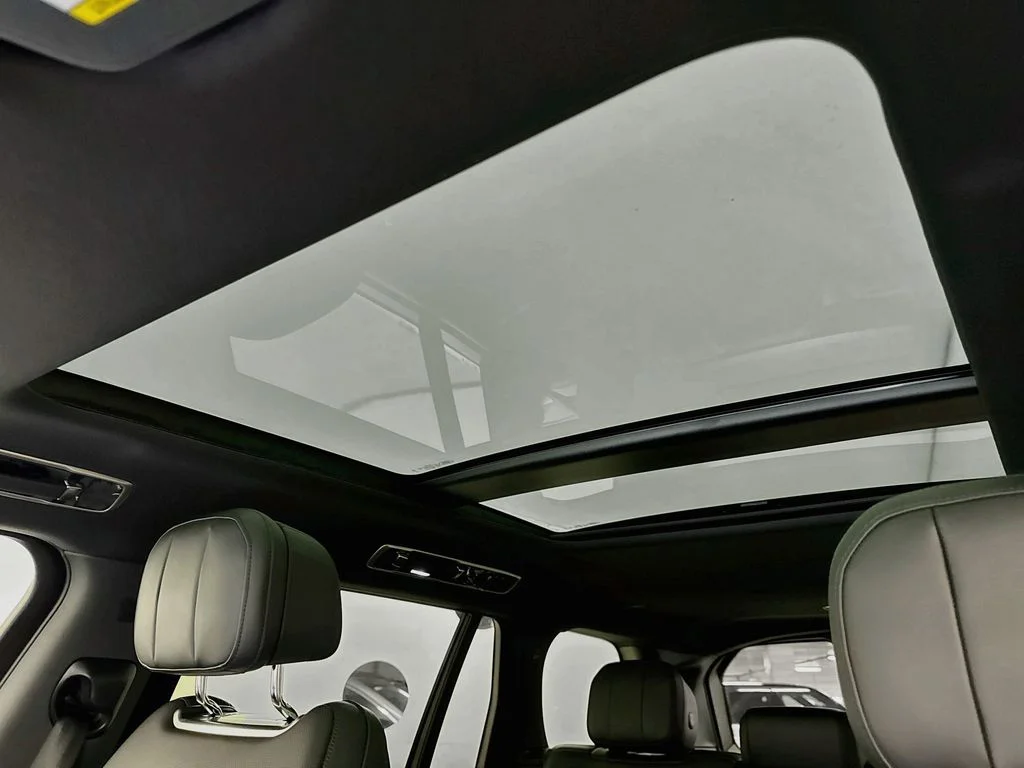 New 2026 Charente Grey Land Rover SE image 22
