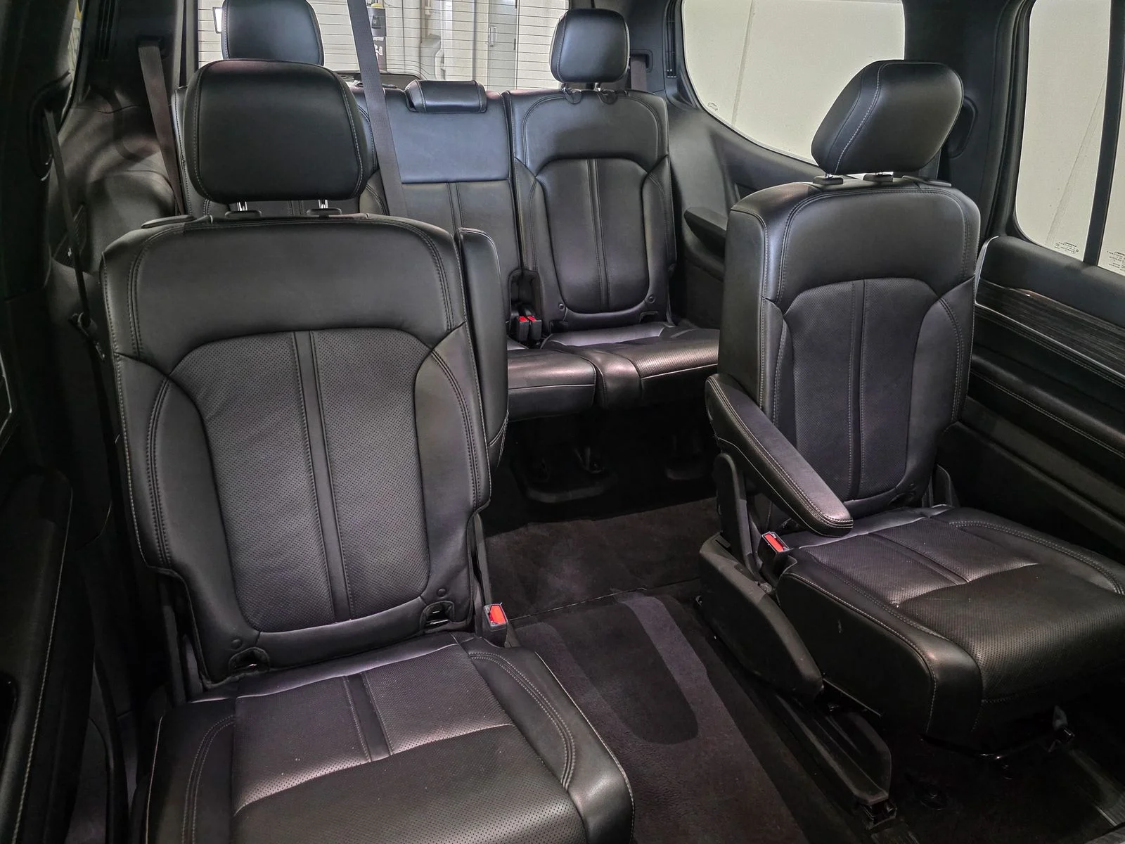 Used 2022 White Jeep Series III image 21