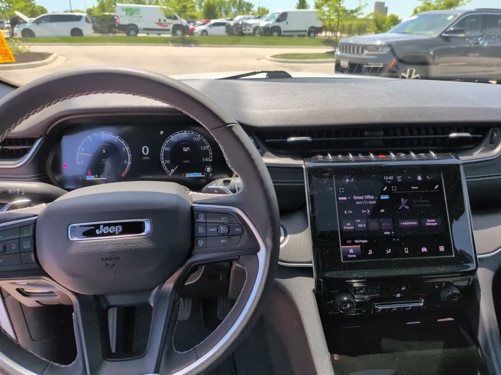 Used 2025 White Jeep Altitude X image 34