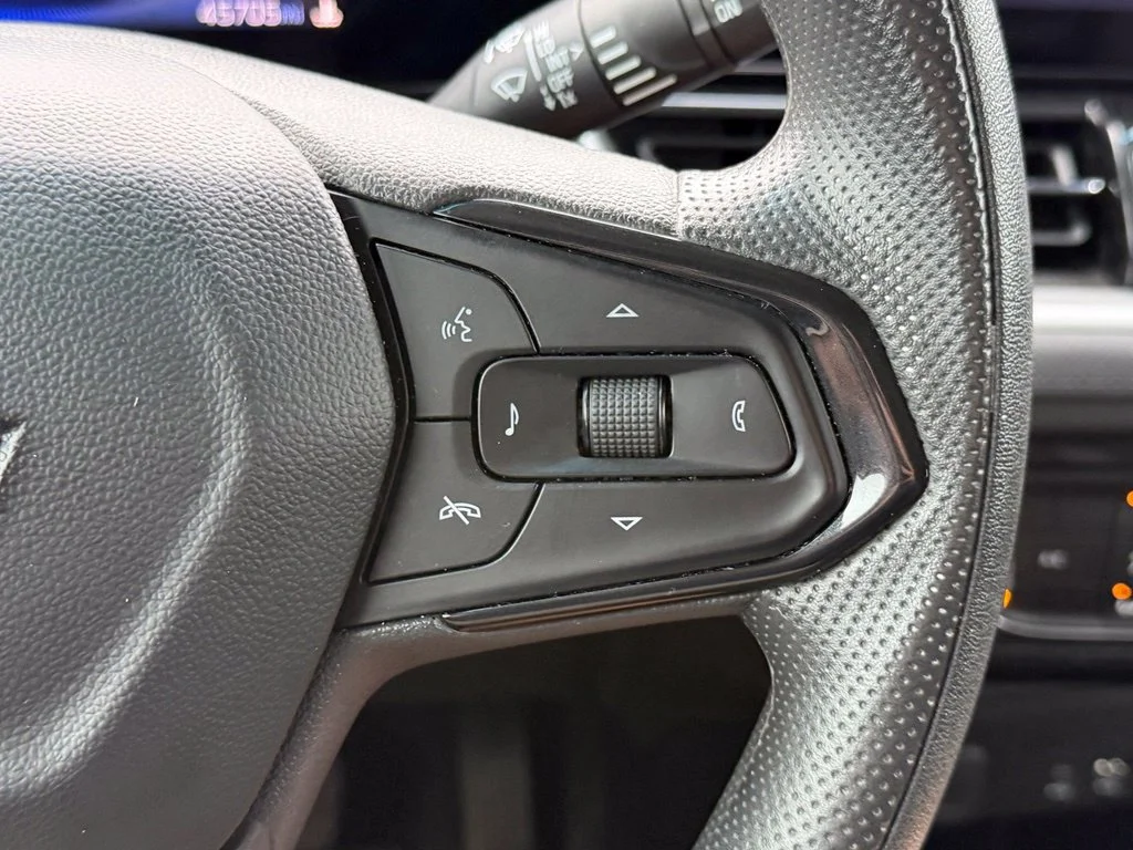 Used 2024 Summit White Chevrolet LT image 30