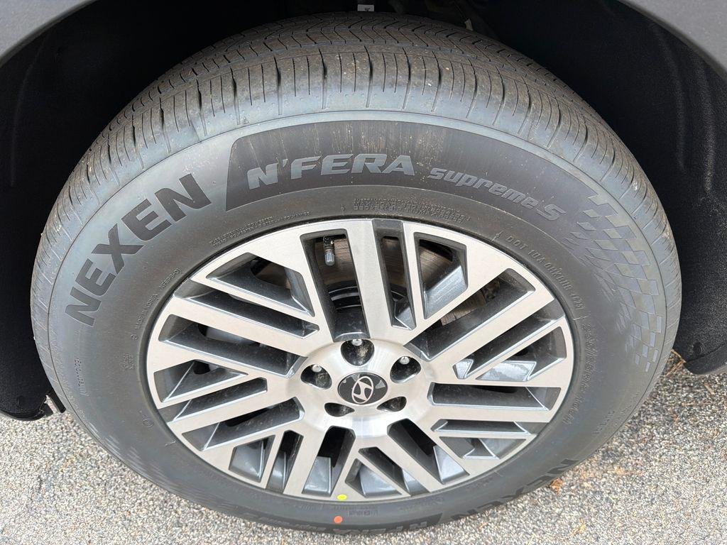 New 2026 Black Hyundai SEL FWD image 11