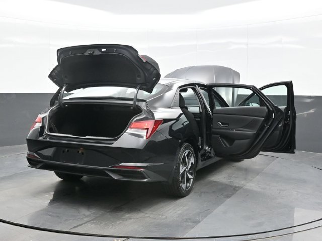 Used 2023 Black Hyundai SEL image 29