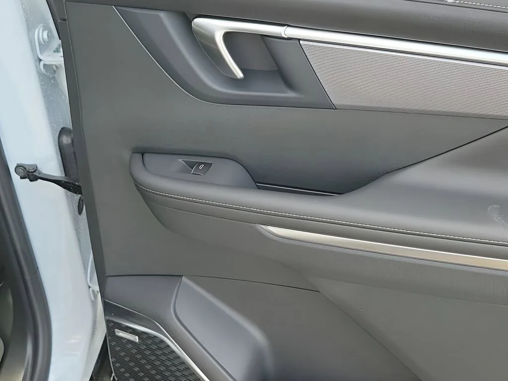 New 2026 Iridescent White Tricoat Buick Sport Touring image 49