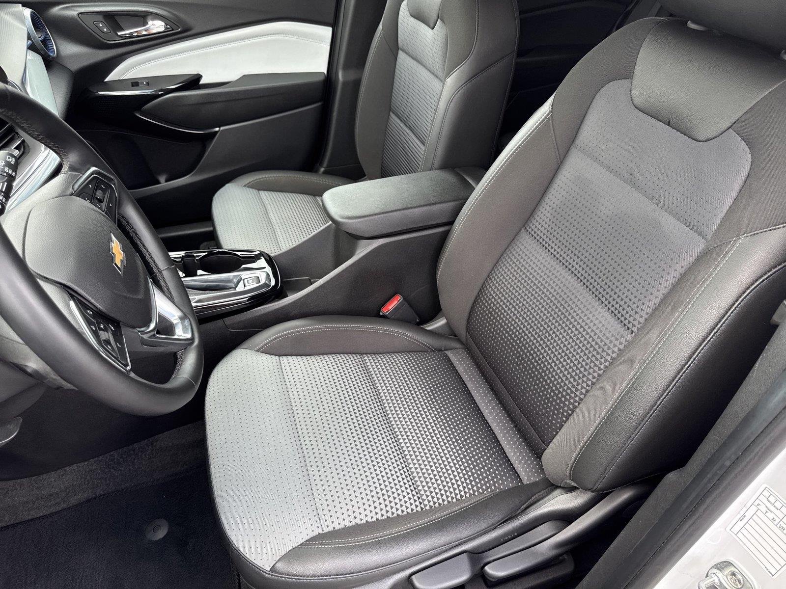 Used 2025 Summit White Chevrolet LT image 11