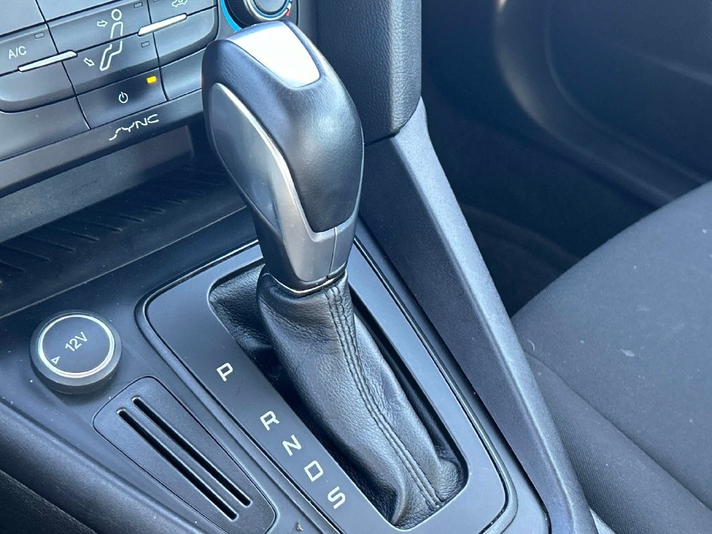 Used 2015 Black Ford SE image 23