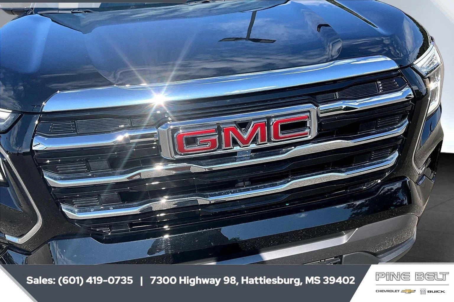 Used 2026 Ebony Twilight Metallic GMC Elevation image 22
