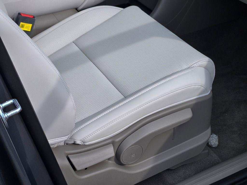 New 2026 Gray Pearl Hyundai SEL 8P image 7
