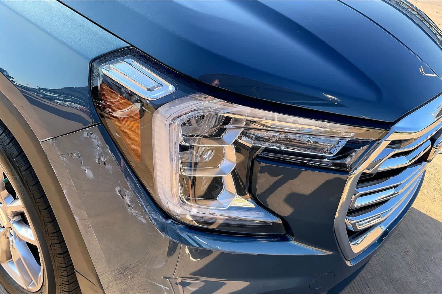 Used 2024 Downpour Metallic GMC SLT image 26