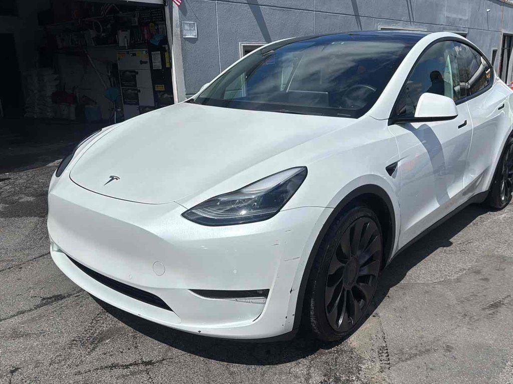 2022 Tesla Model Y Performance Dual Motor All-Wheel Drive's photo