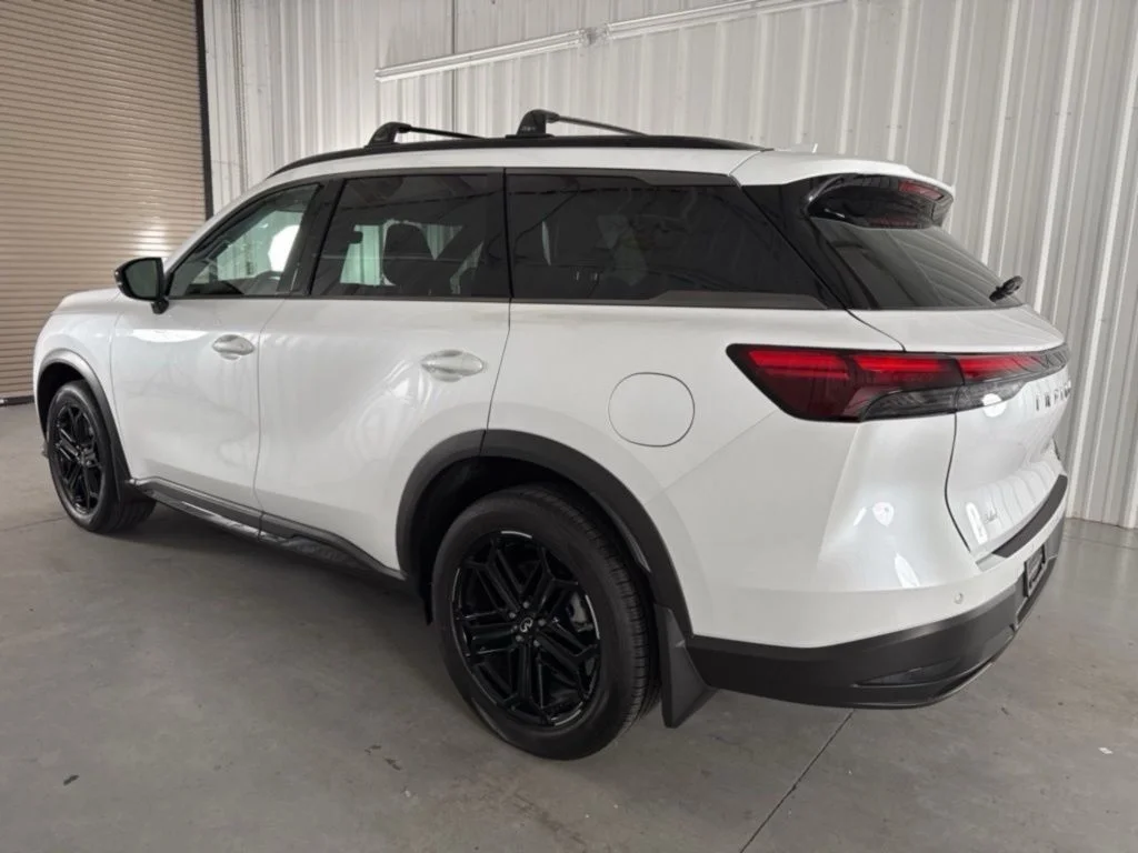 Certified Used 2026 White INFINITI SPORT image 4