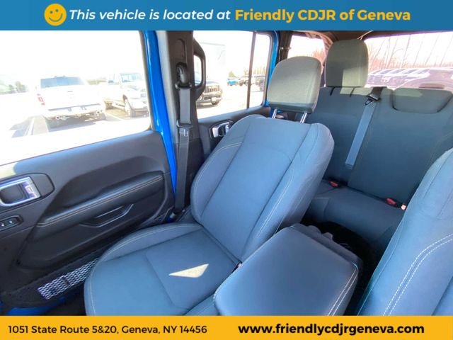 Used 2024 Blue Jeep Sahara image 11