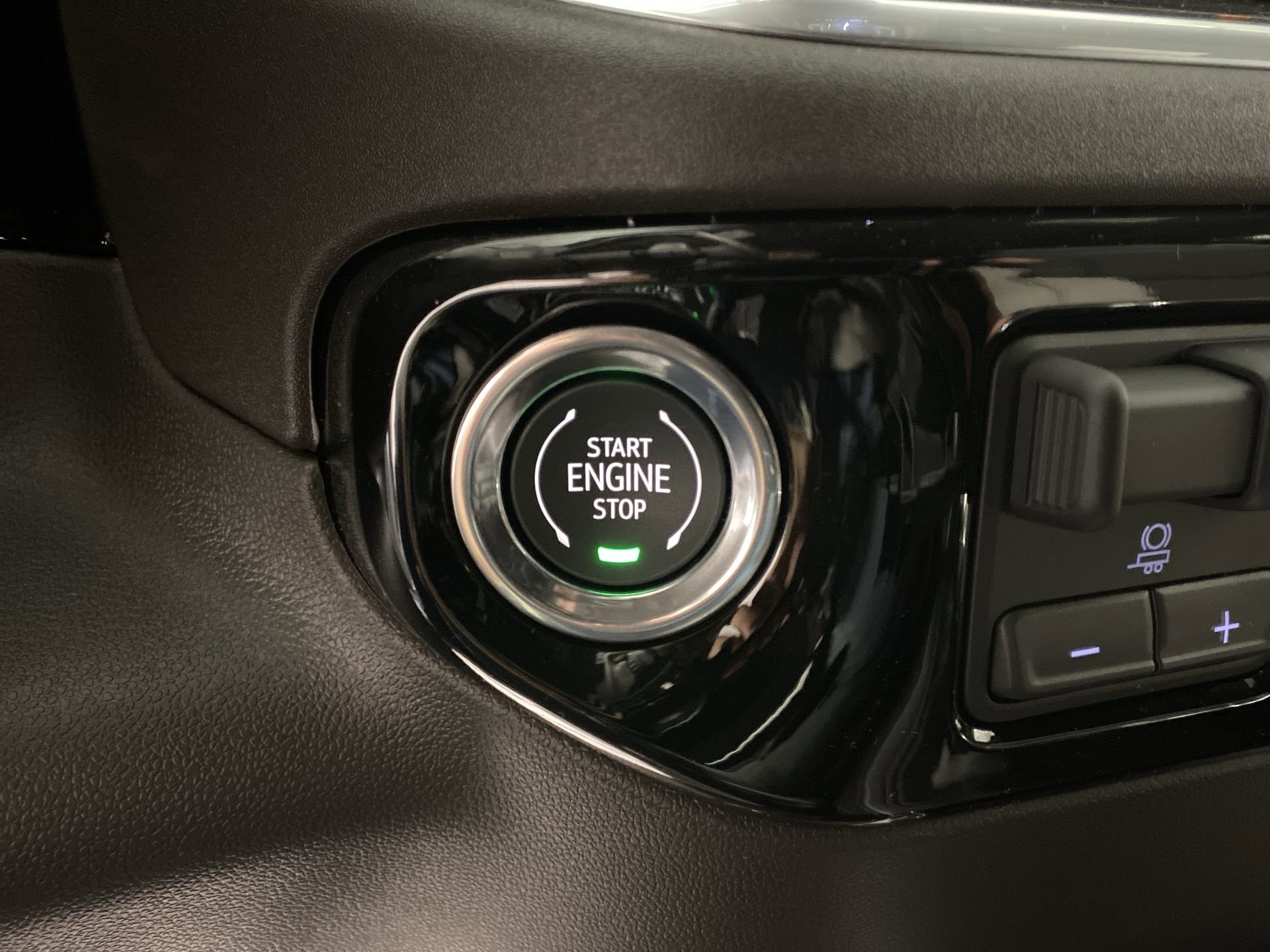 2026 Chevrolet Silverado 1500 LTZ - Photo 16
