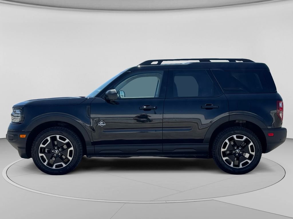 Used 2022 Shadow Black Ford Outer Banks image 7