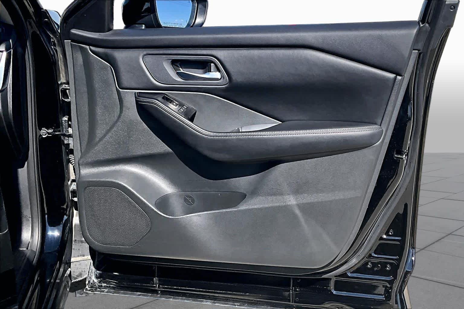 Used 2025 Super Black Nissan SV image 23