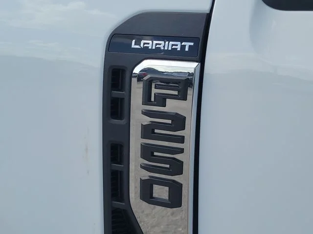 New 2026 Oxford White Ford Lariat image 9