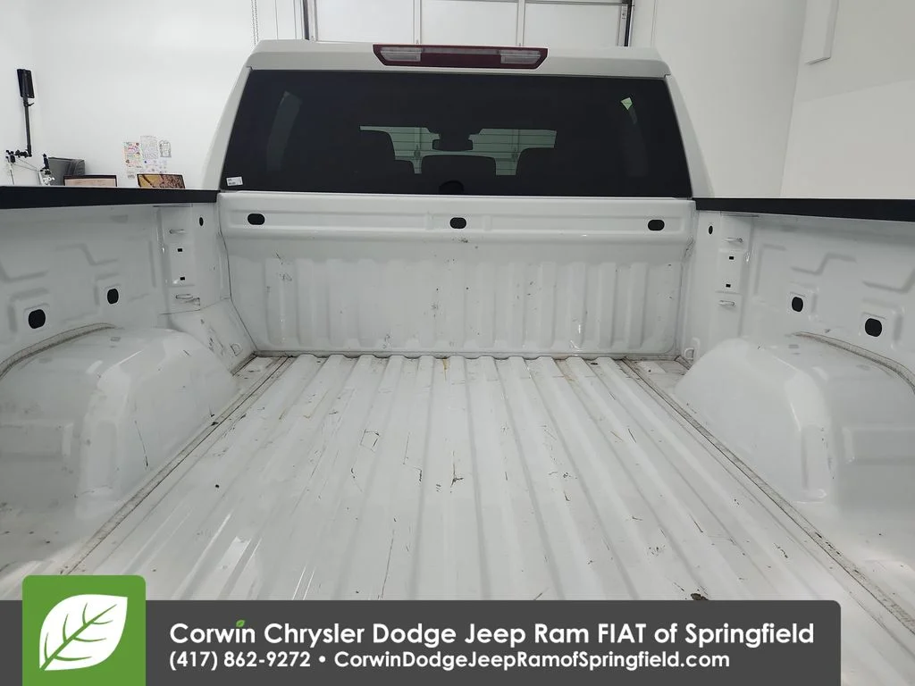 Used 2025 White GMC SLT image 16