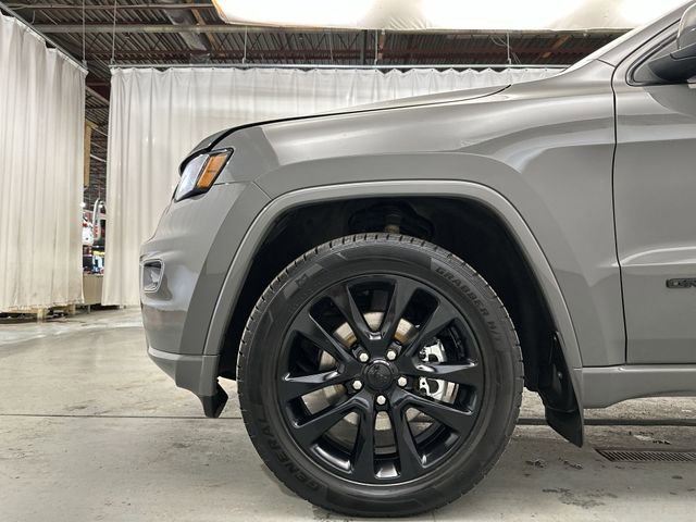Used 2019 Gray Jeep Altitude image 22