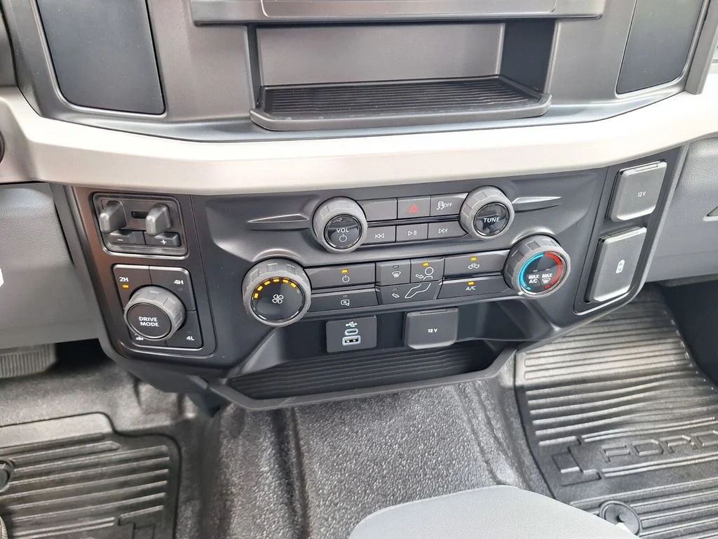 New 2026 Oxford White Ford F-250® XL image 13