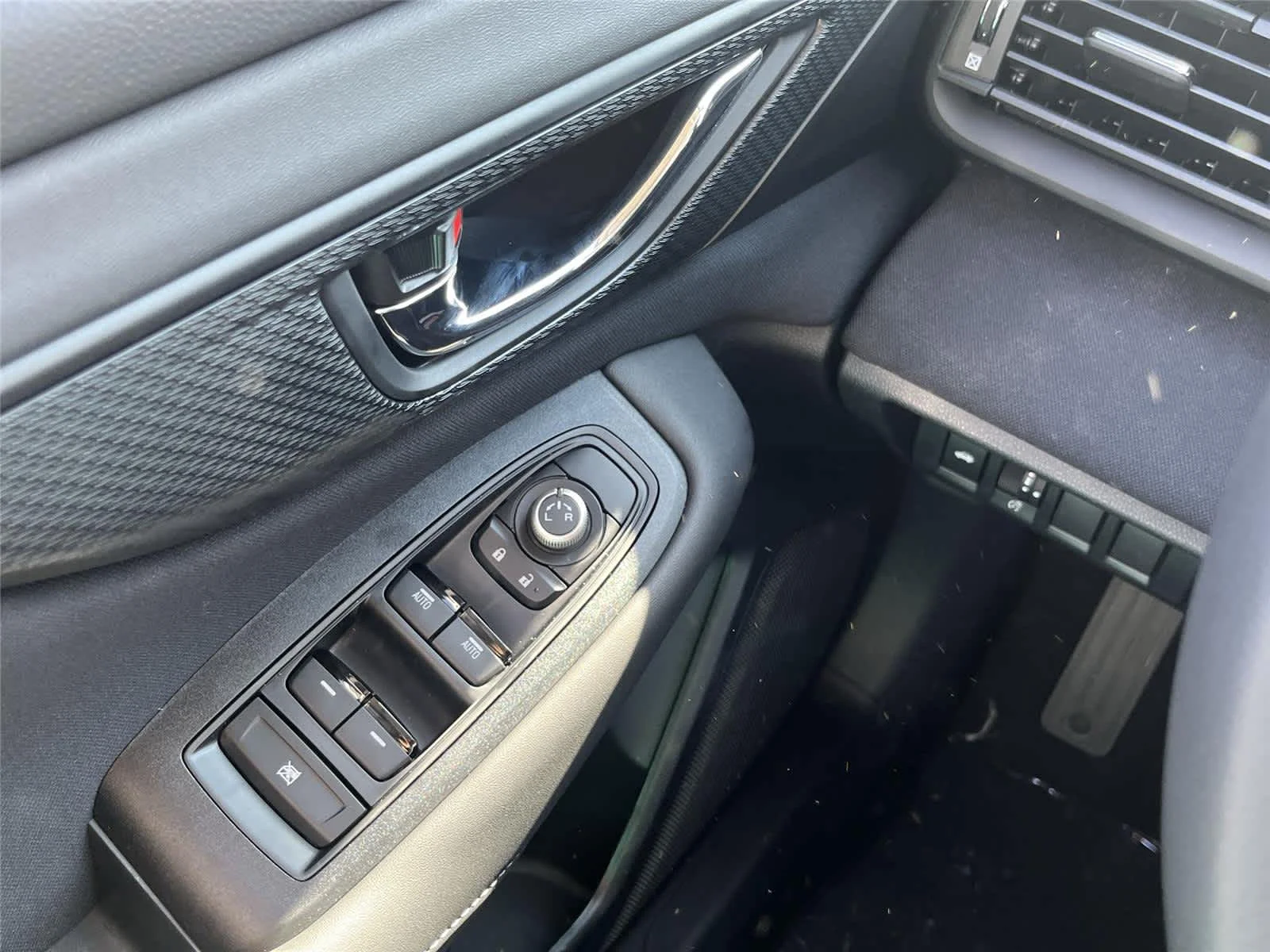 Certified Used 2025 Crystal White Pearl Subaru Premium image 28