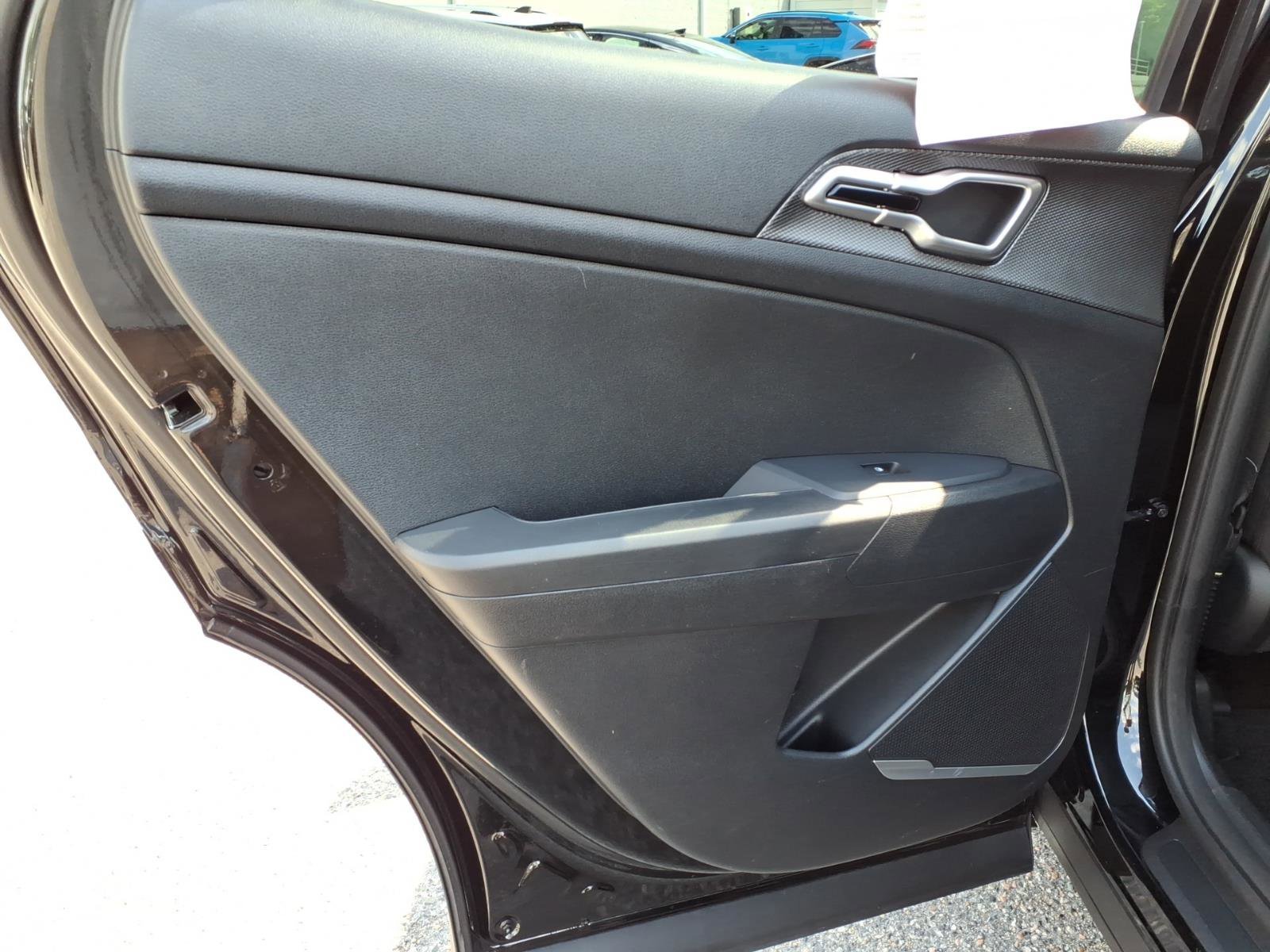 Certified Used 2023 Fusion Black Kia LX image 16