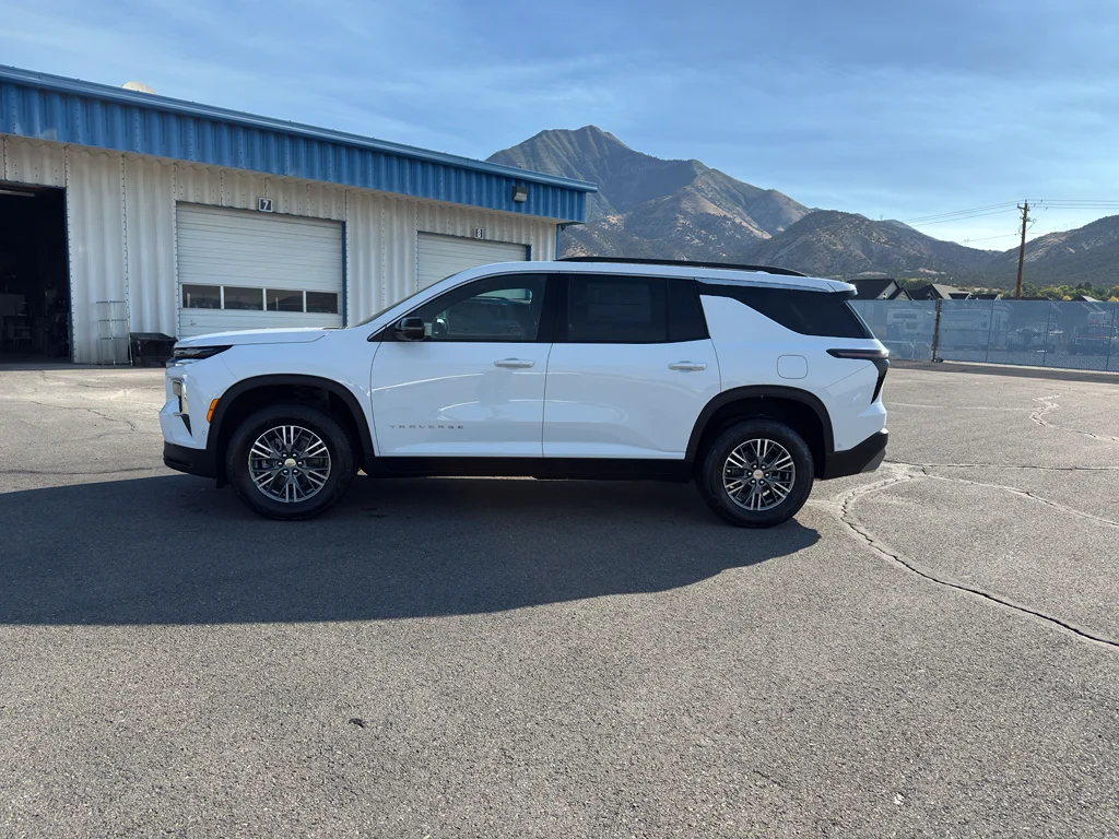2026 Chevrolet Traverse LT - Photo 2
